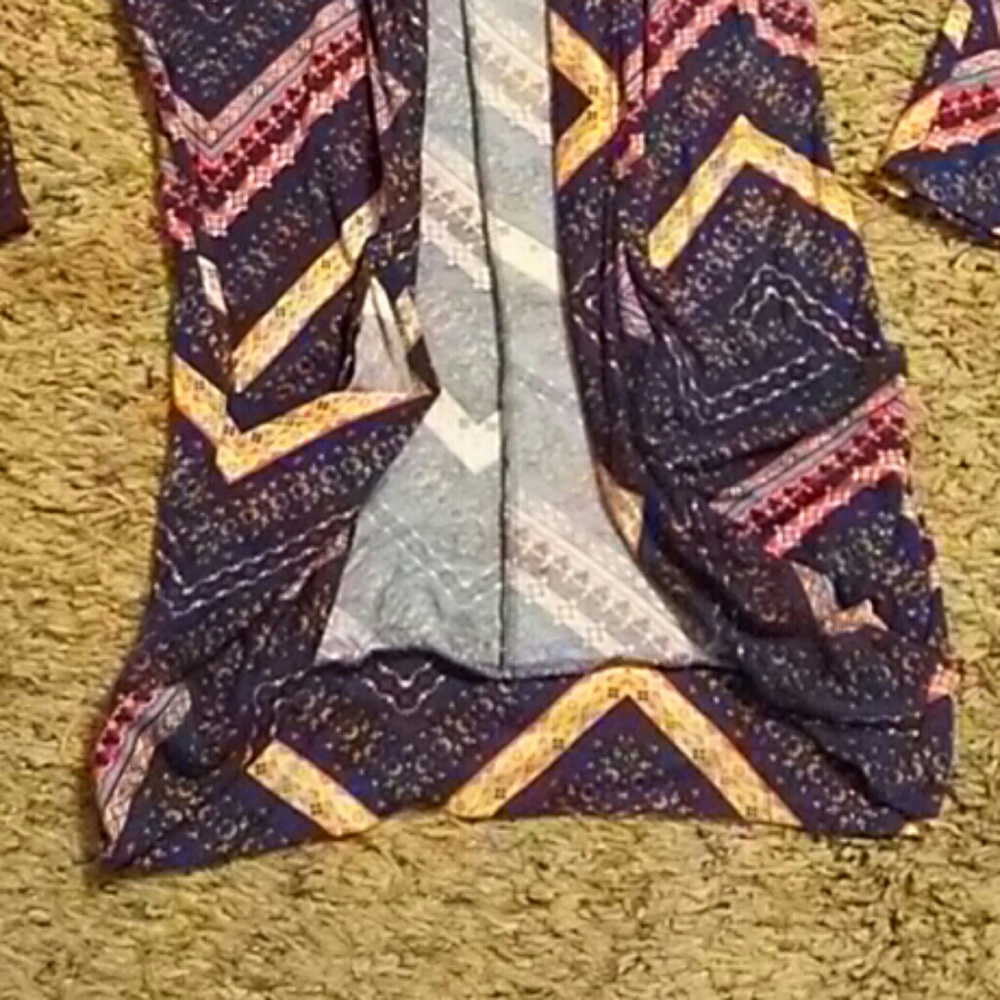 Cardigan - Picture 2 of 7